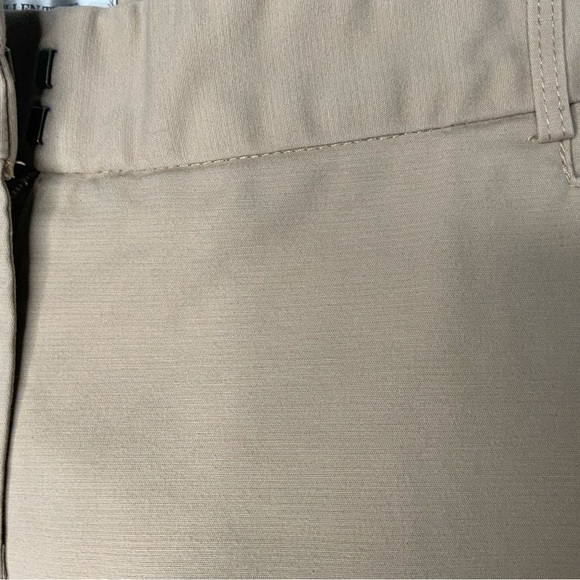 ELLEN Tracy beige cotton blend shorts. - Picture 7 of 7
